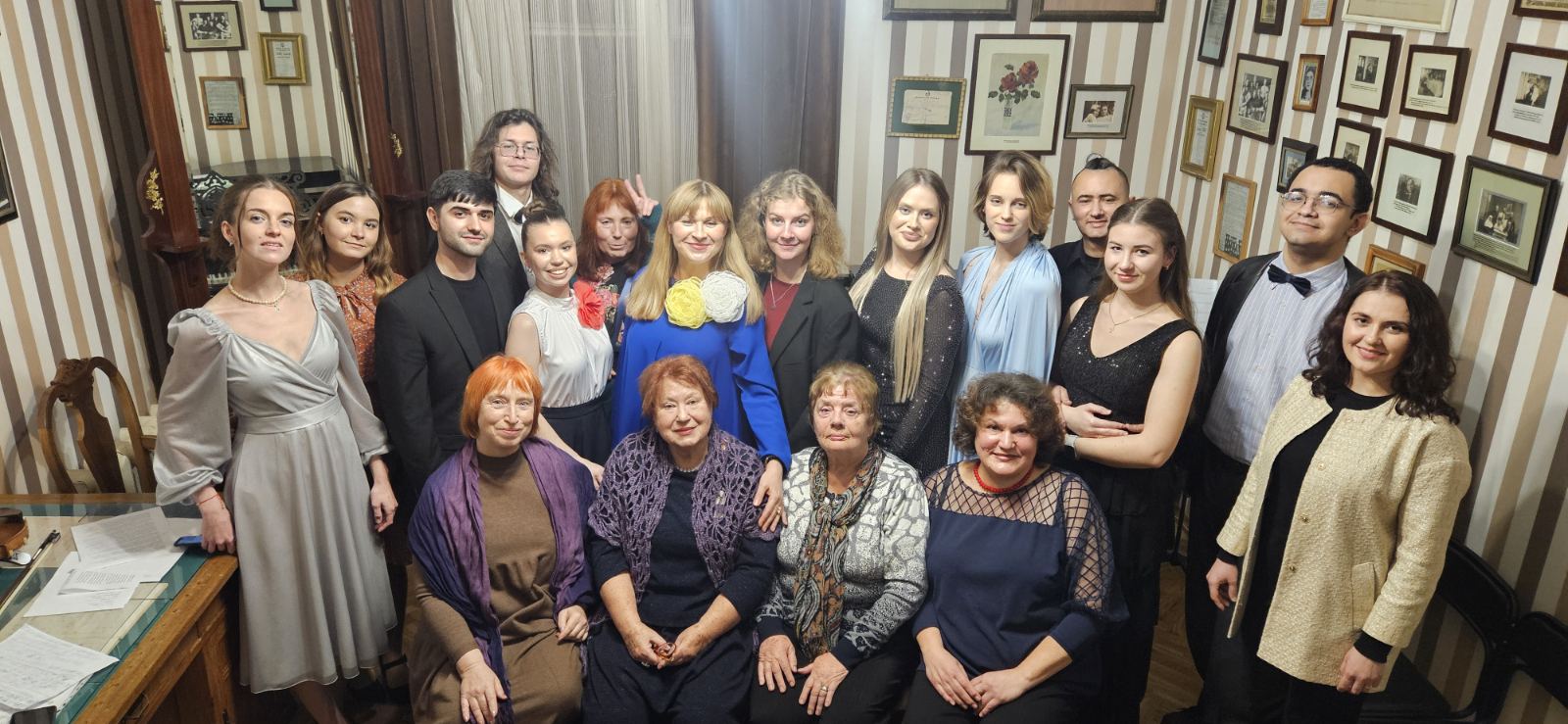 IMG a653647d3cd557368cdaf75b4bf521d5 V