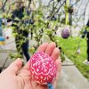 13 квітня в межах проведення “Благодійної Великодньої акції-2023” відбулося традиційне прикрашання писанками дерева до Великодня.
